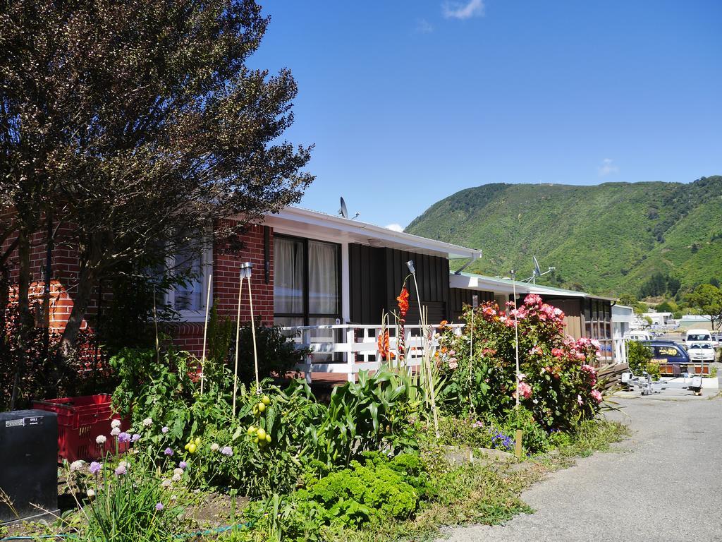 Atlantis Backpackers Hostel Picton Exterior photo