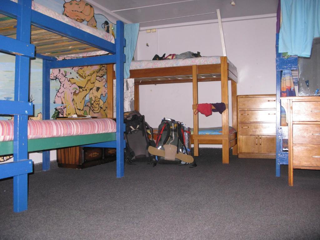 Atlantis Backpackers Hostel Picton Room photo