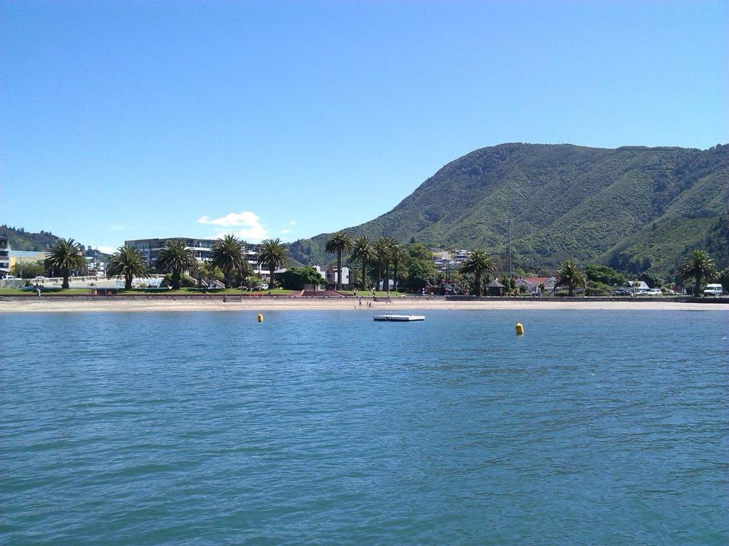 Atlantis Backpackers Hostel Picton Exterior photo